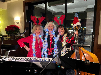 Photograph of The Jazzettes cutting up!